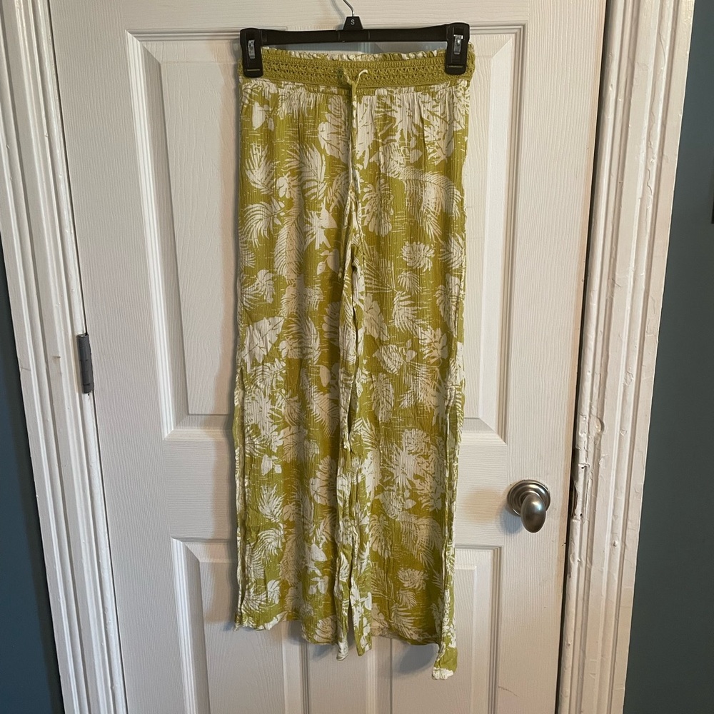 Summery Pants with slit